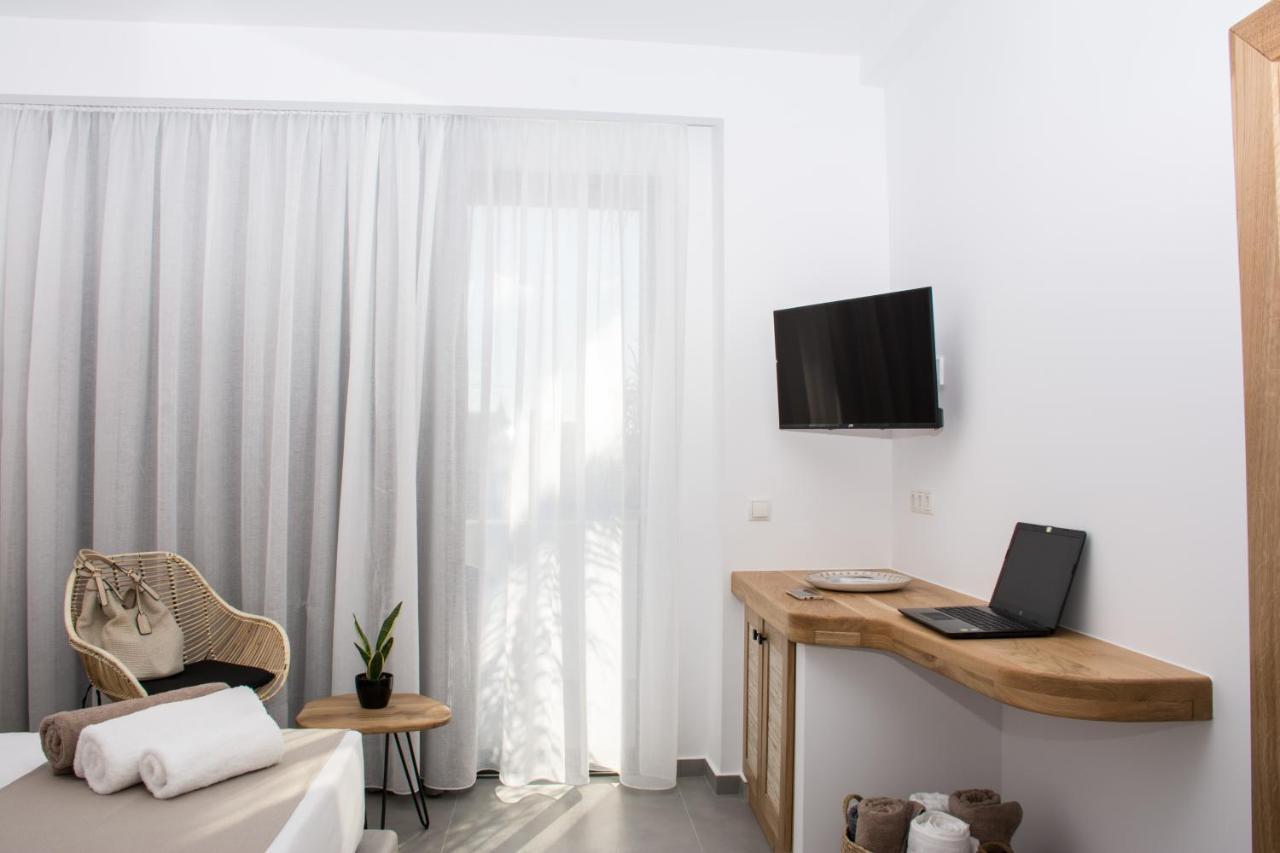 Aqua Blu "Adults Only" - "By Checkin" Apartment Херсонисос Екстериор снимка